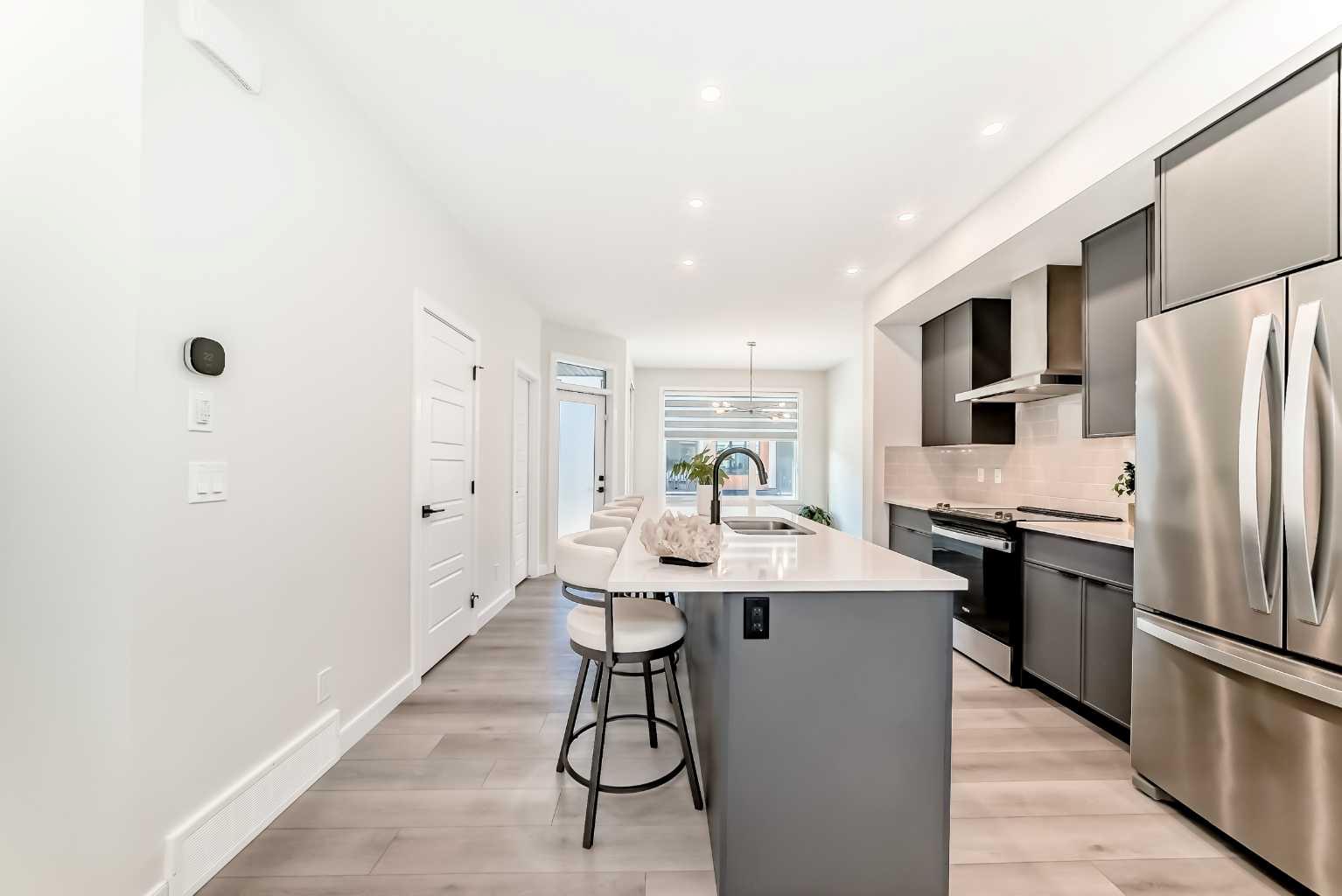 81 Greenbriar Place NW 323