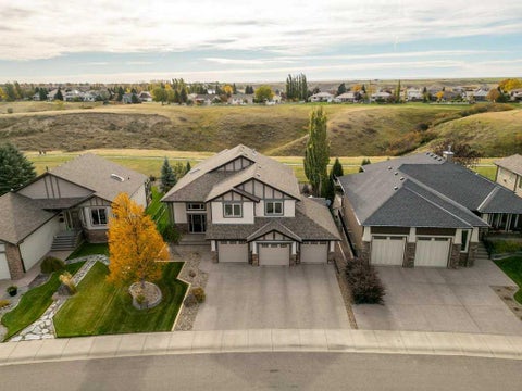 Photo of 56 Canyoncrest Point W, Lethbridge, AB T1K 7Y4 (MLS # A2350743)
