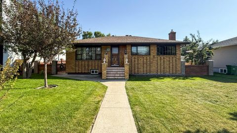 47 Montrose Crescent NE Calgary AB T2E 5P3