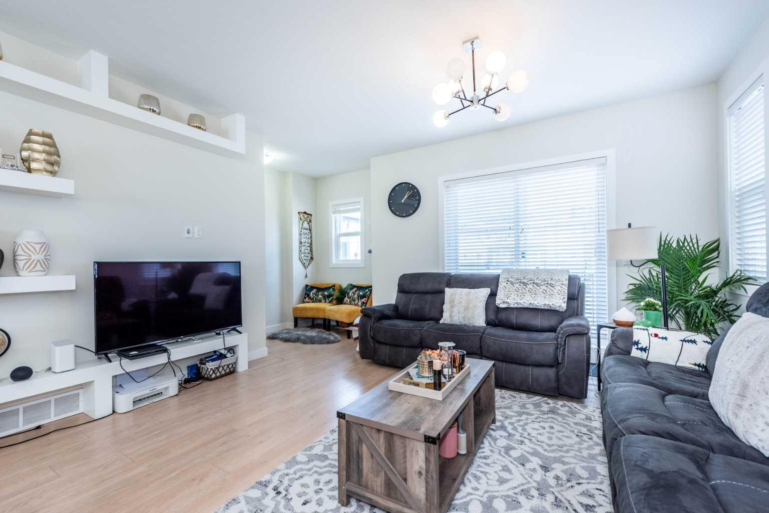 30 Cornerstone Manor NE 412