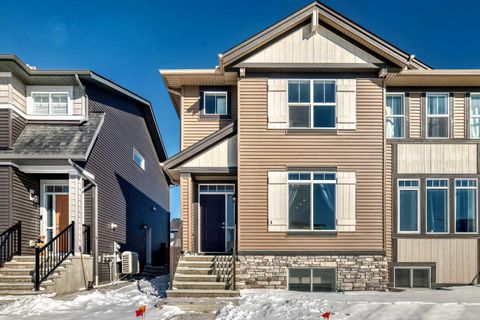 4 Yarrow Street Okotoks AB T1S 4E6
