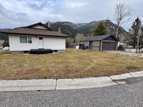 Photo of 13465 17 Avenue Ave, Blairmore, AB T0K 0E0 (MLS # A2354579)