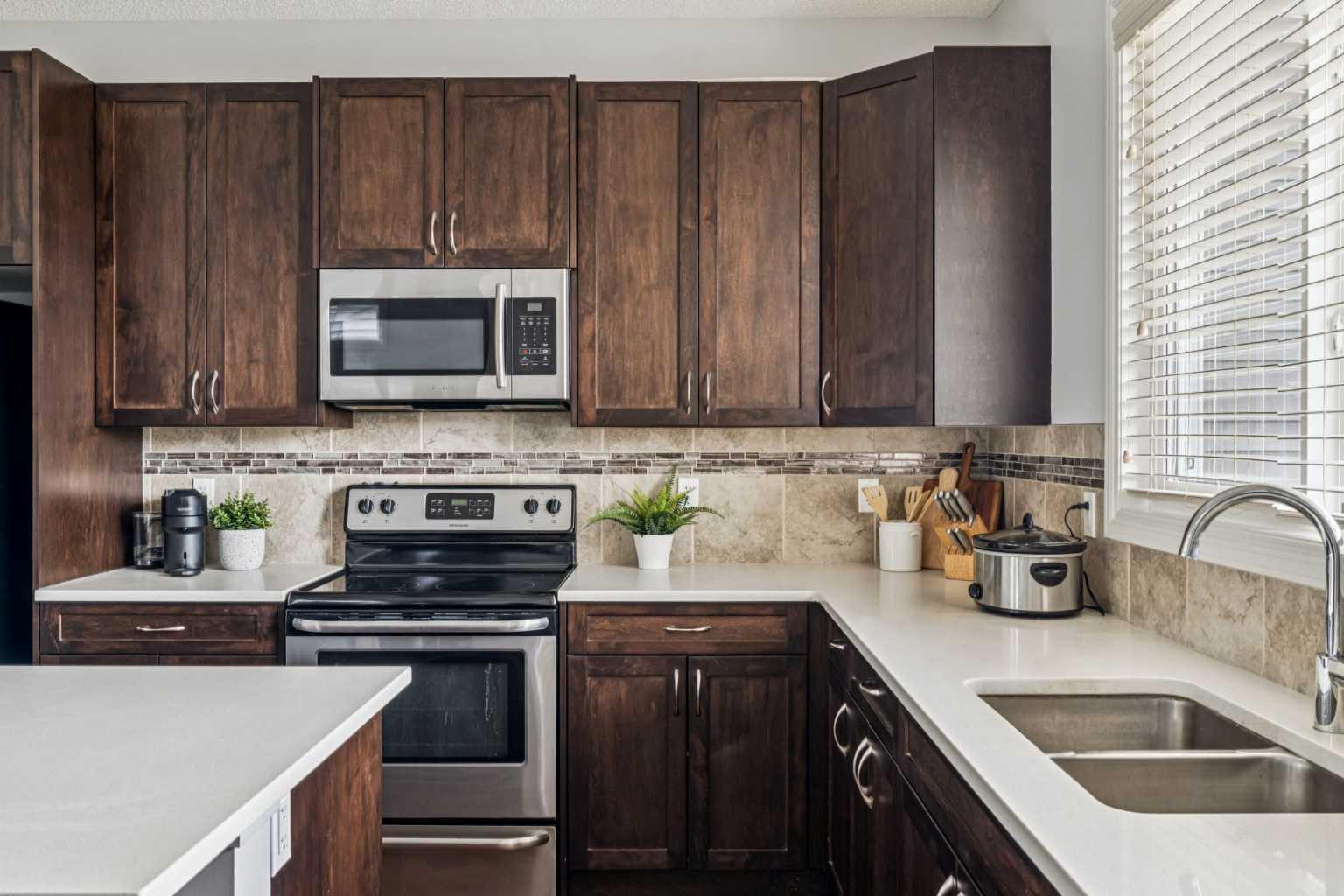 91 River Heights Green