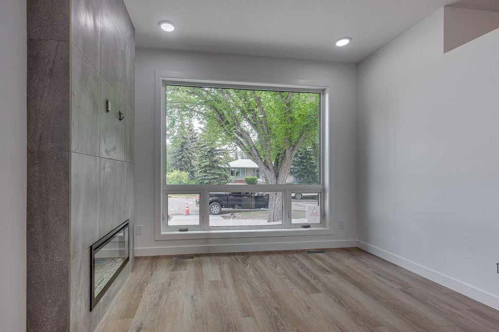Photo of 5537 51 Avenue #4, Lacombe, AB T4L 1K9 (MLS # A2320707)