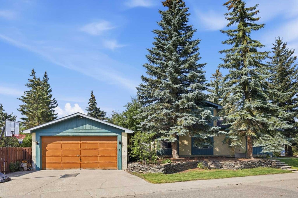 Photo of 5 Glenwood Crescent, Cochrane, AB T4C 1H4 (MLS # A2353965)