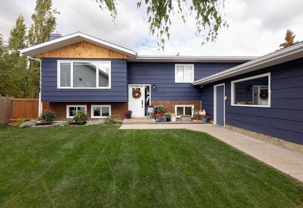 Photo of 10620 103 Street Close, Fairview, AB T0H 1L0 (MLS # A2296184)