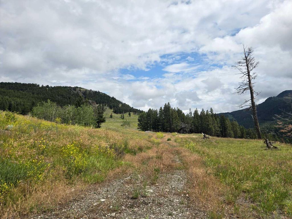 Photo of 5302 19th Avenue #4, Coleman, AB T0K 0M0 (MLS # A2308061)