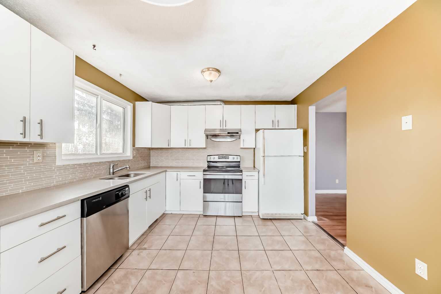 146 Dovertree Place SE