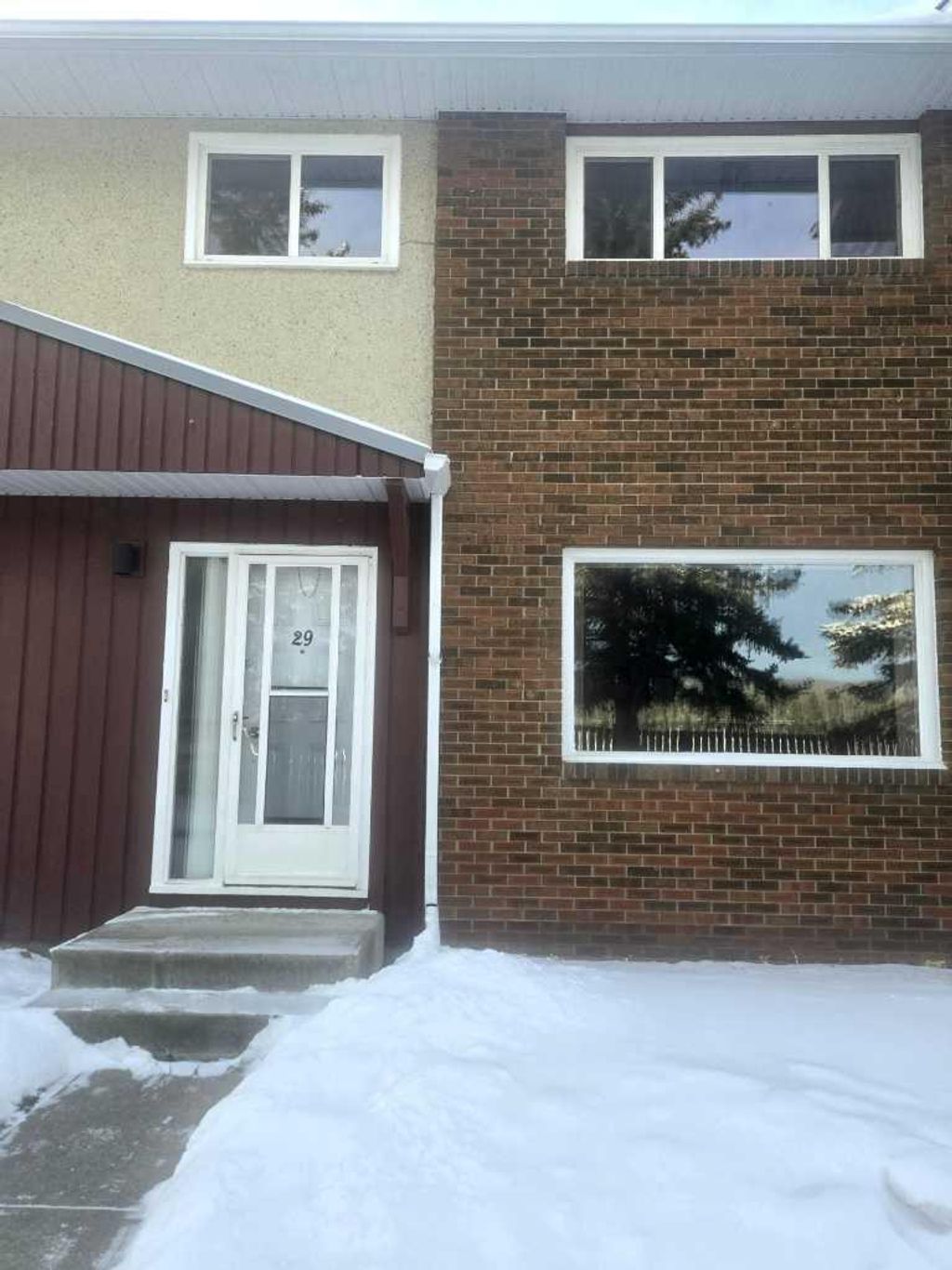 Photo of 441 Switzer Drive #29, Hinton, AB T7V 1Z7 (MLS # A2289634)