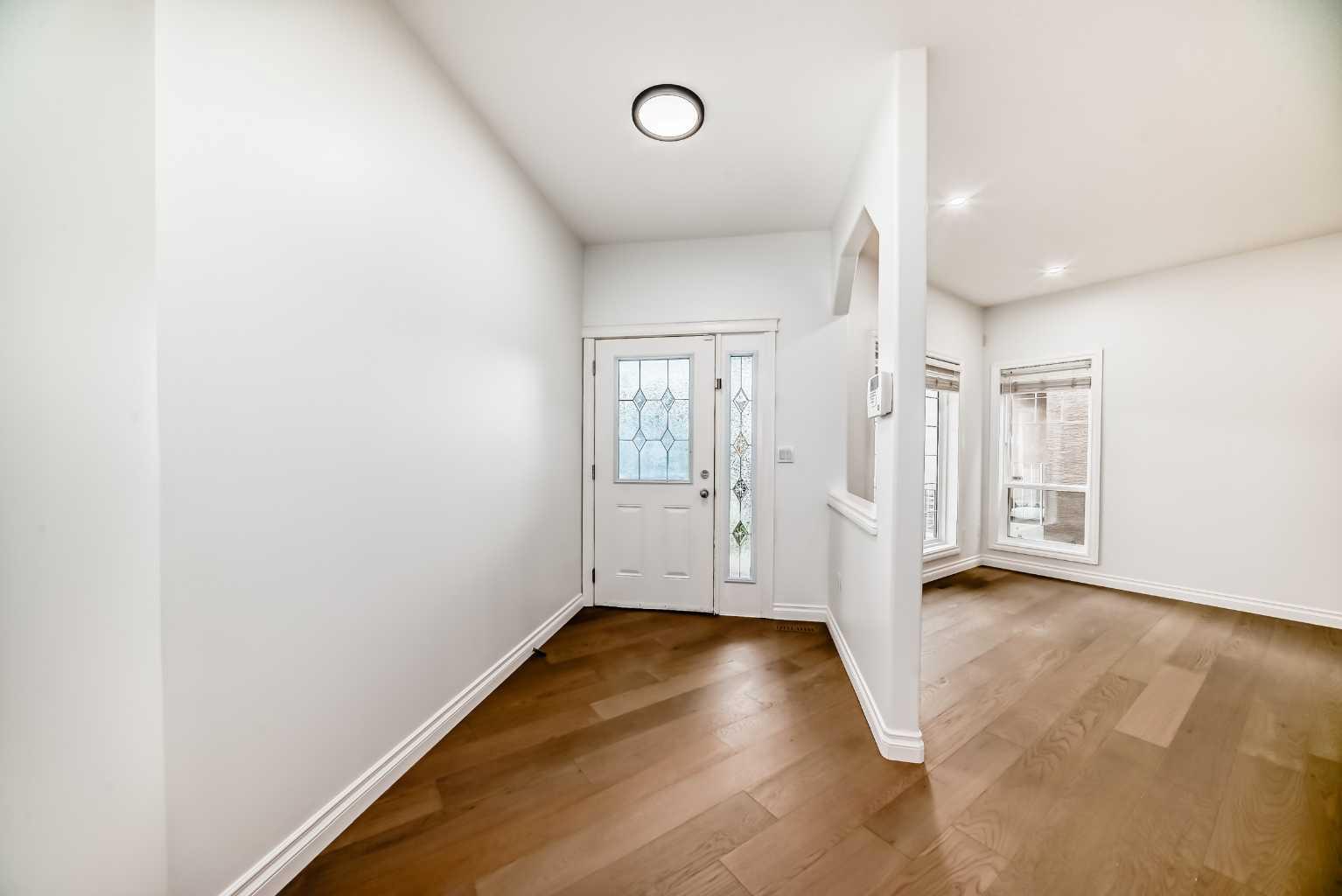 18 West Cedar Place SW