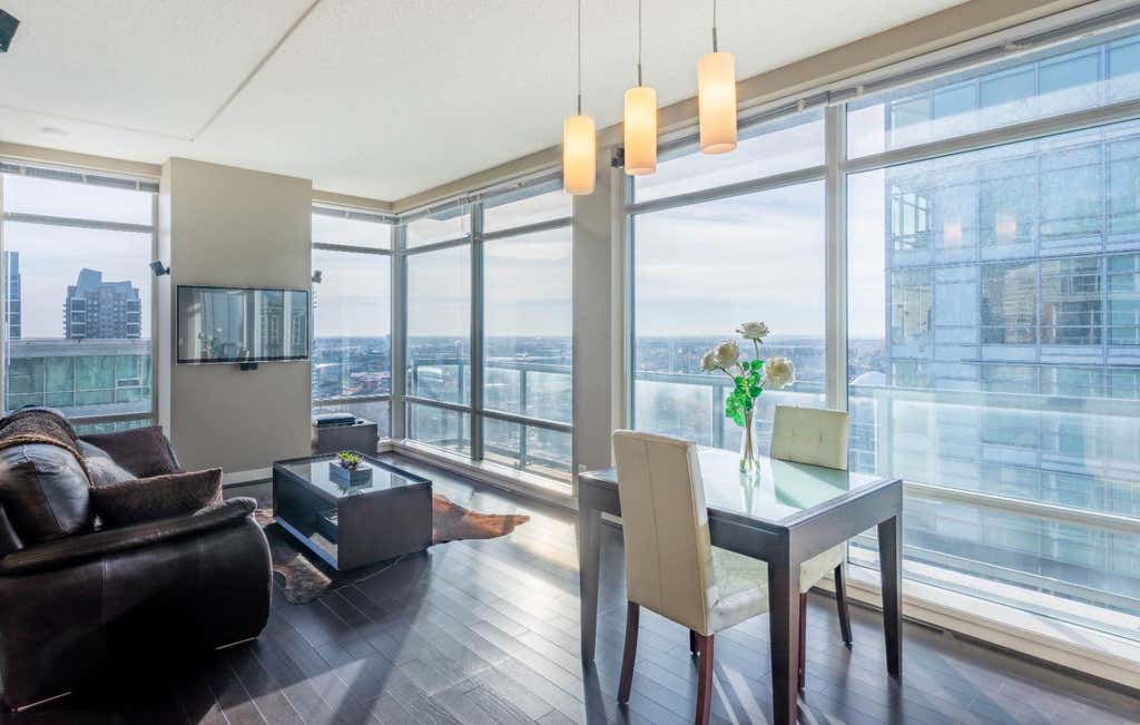 Photo of 215 13 Avenue SW #2505, Calgary, AB T2R 0V6 (MLS # A2339204)