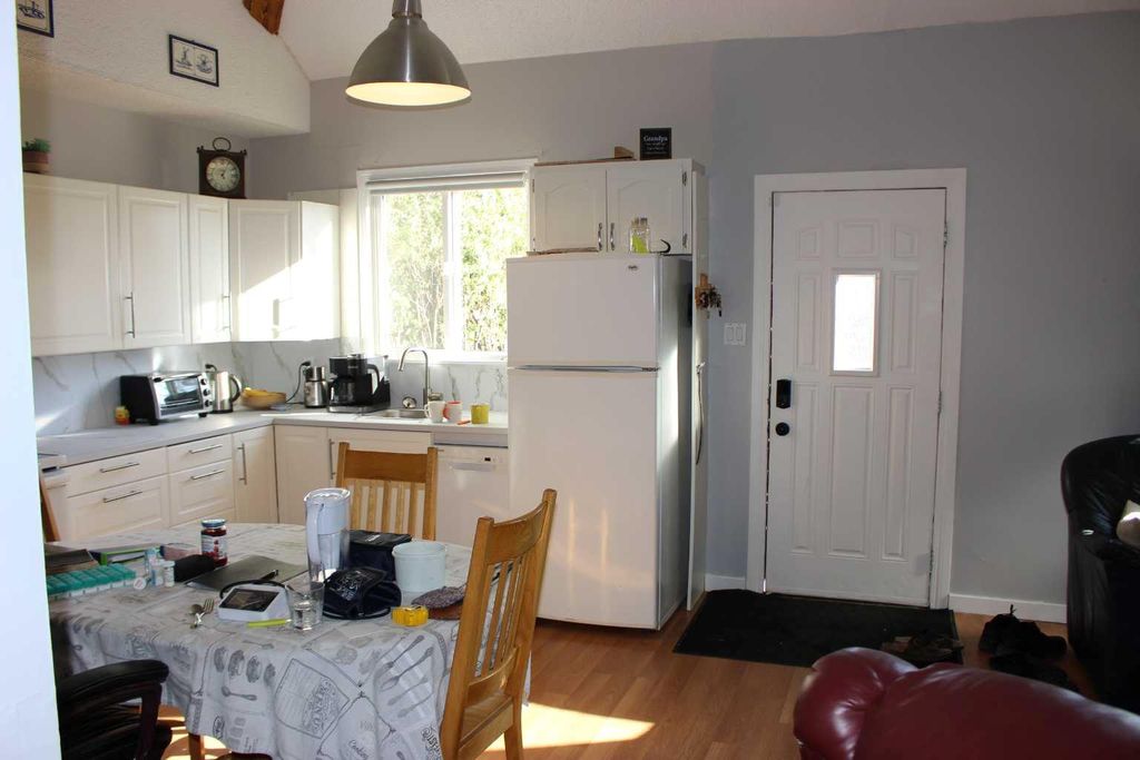 Photo of 556 Rogers Avenue, Picture Butte, AB T0K 1V0 (MLS # A2305842)