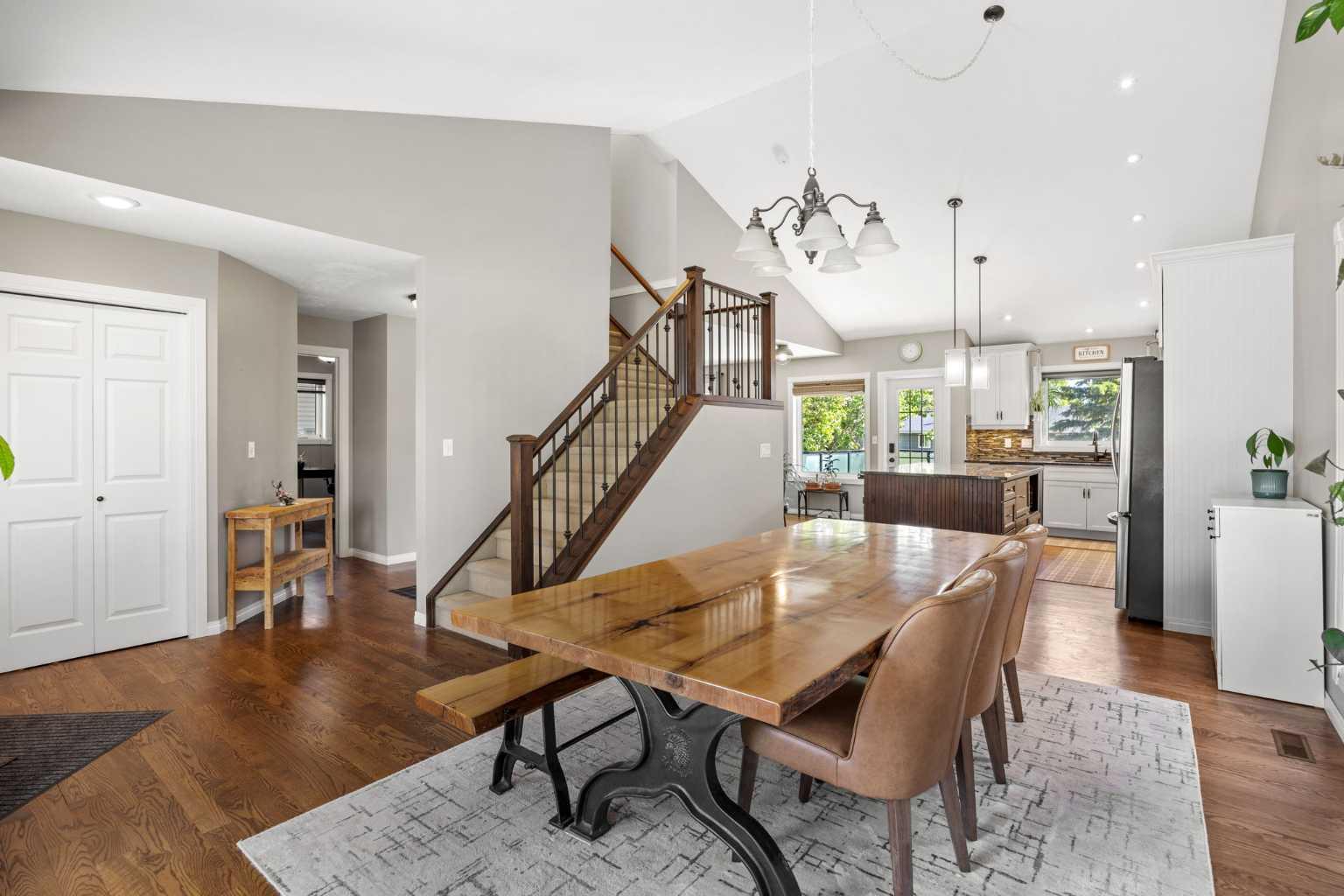 17 Sunset Crescent