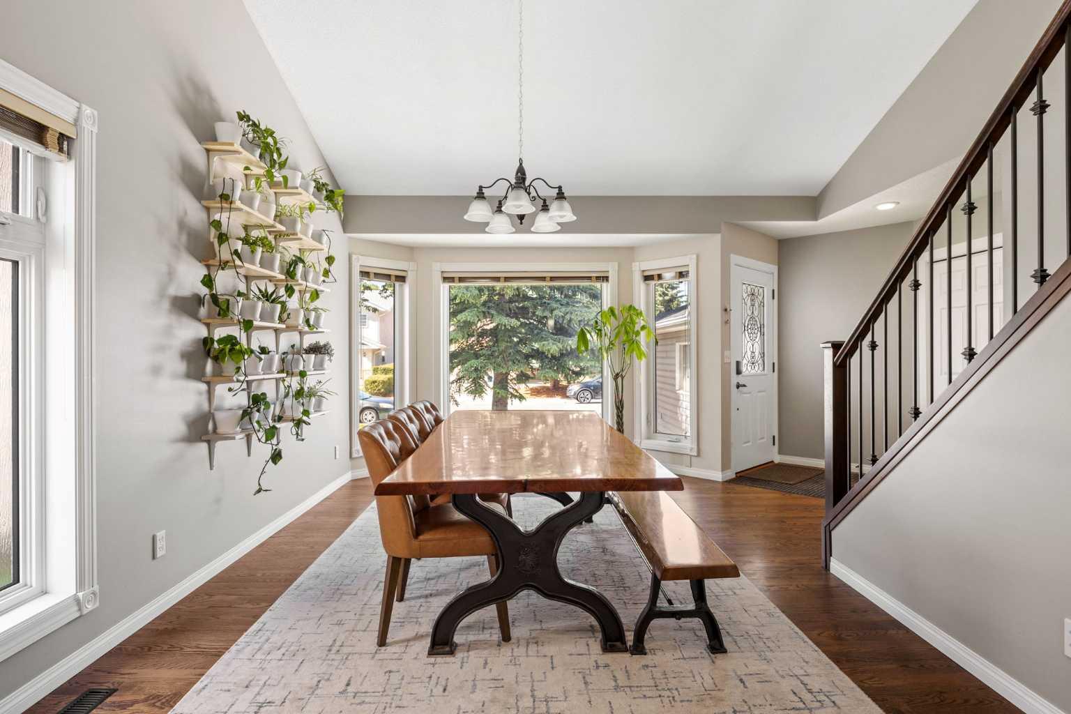 17 Sunset Crescent