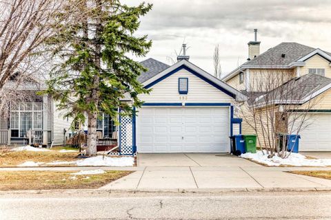 Photo of 193 Somerset Drive SW, Calgary, AB T2Y 3K2 (MLS # A2313595)