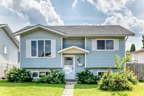 Photo of 95 Eversole Crescent, Red Deer, AB T4R 2H9 (MLS # A2327946)