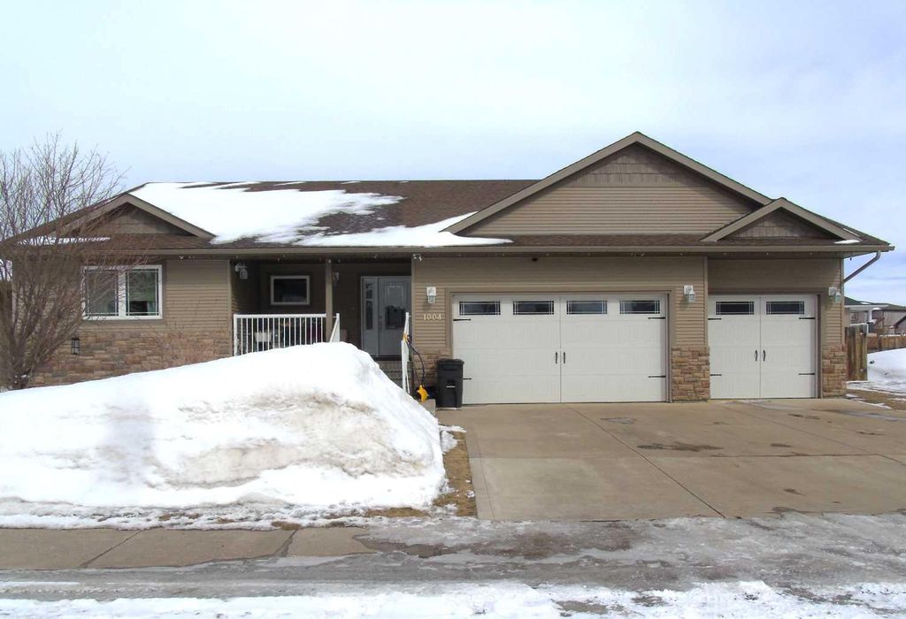 Photo of 1004 9th Avenue SE, Slave Lake, AB T0G 2A3 (MLS # A2295271)