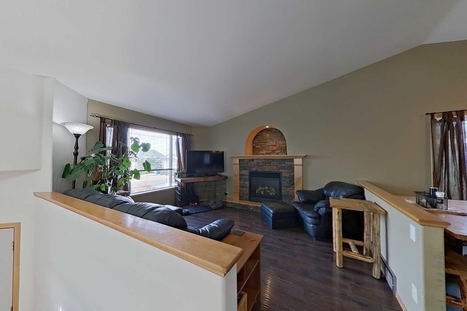 145 Blackfoot Circle W