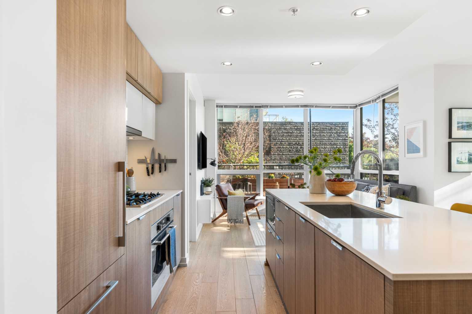 128 2 Street SW 102