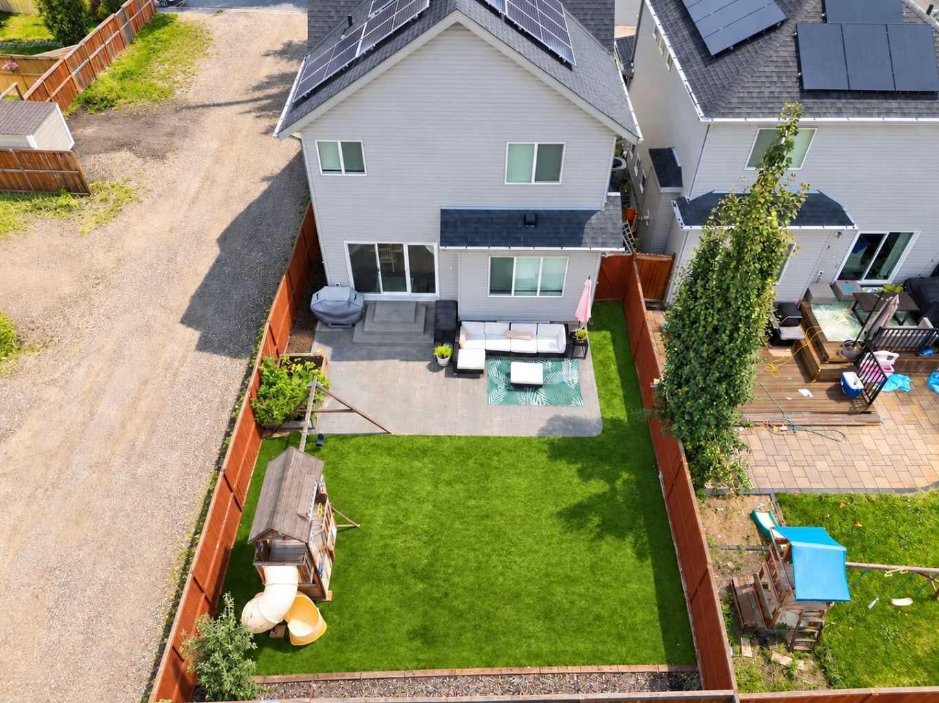 29 Copperpond Parade SE