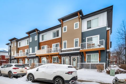 Photo of 111 Rainbow Falls Gate #59, Chestermere, AB T1X 0Z4 (MLS # A2289751)