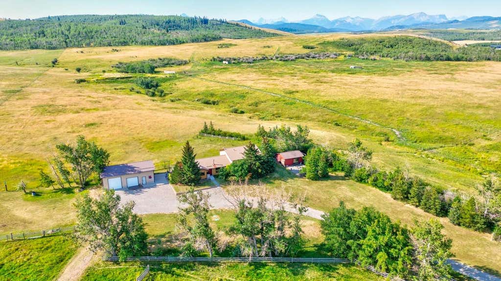 Photo of 01317 Hwy 507, Rural Pincher Creek No. 9, M.D. of, AB T0K 1W0 (MLS # A2334039)