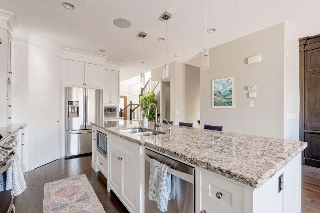 Photo of 3529 3 Avenue SW, Calgary, AB T3C 0A7 (MLS # A2318288)
