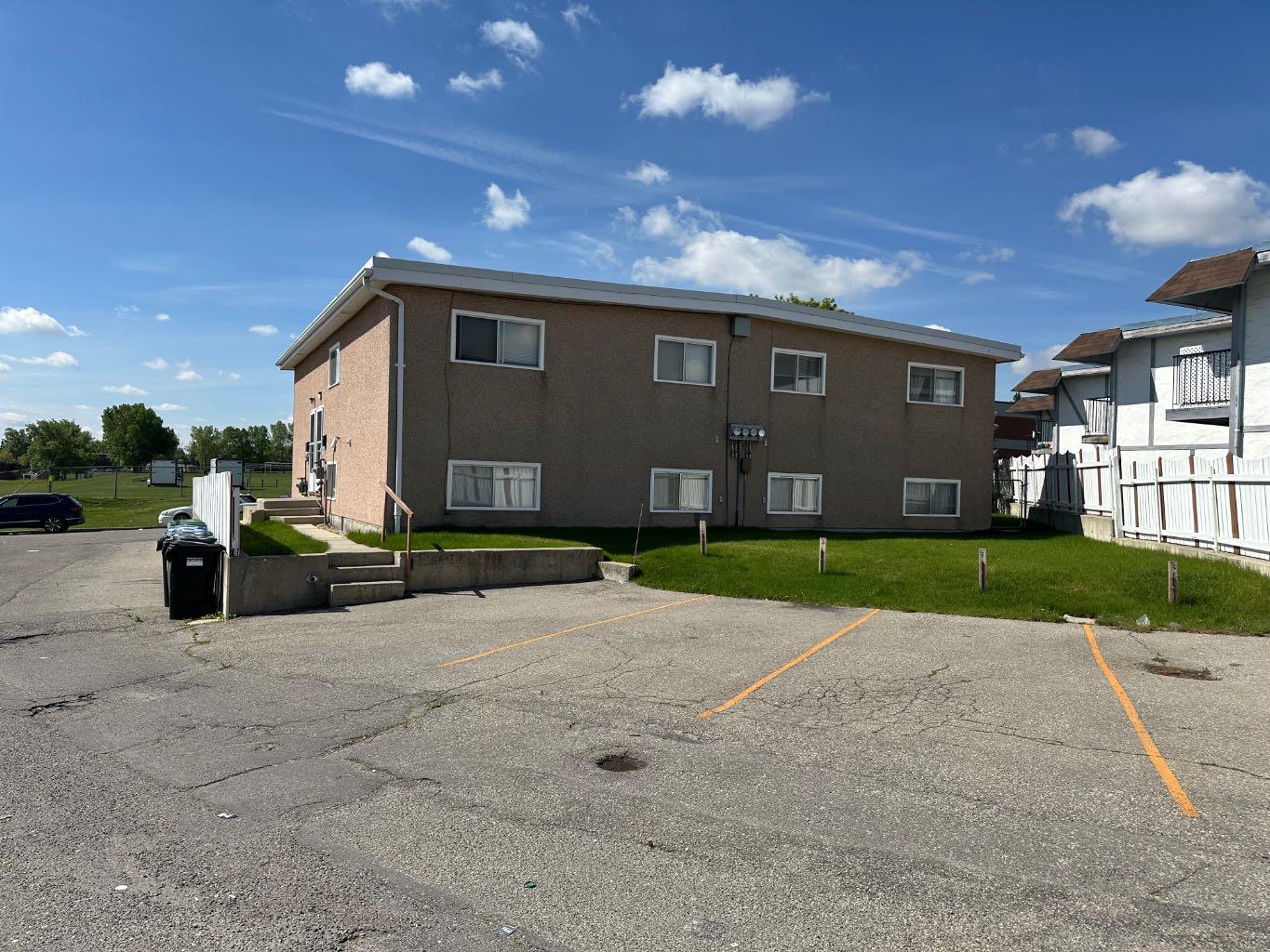 447 Huntsville Crescent NW