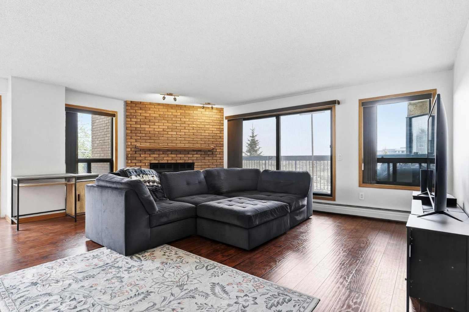 320 Meredith Road NE 805