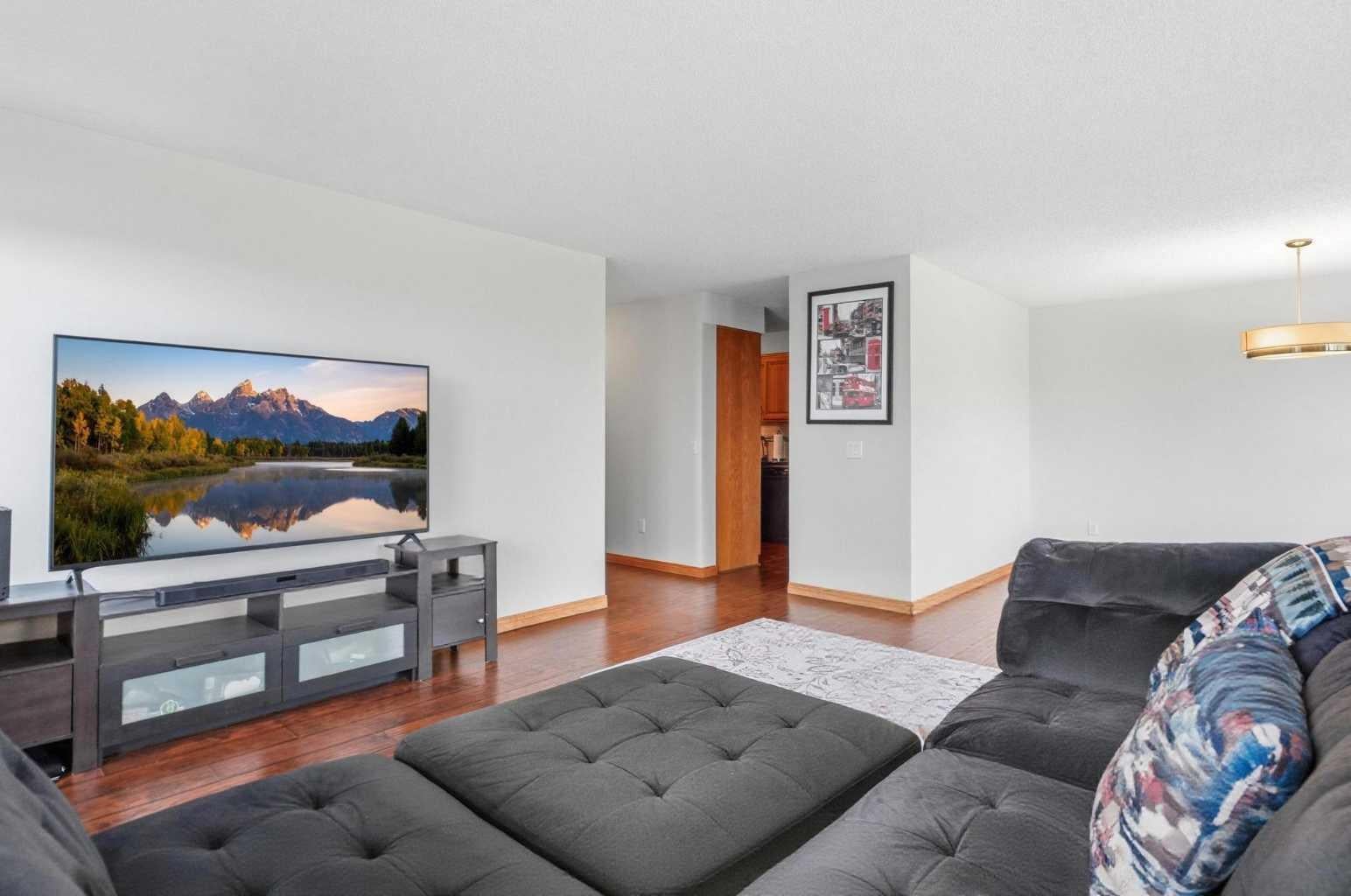 320 Meredith Road NE 805