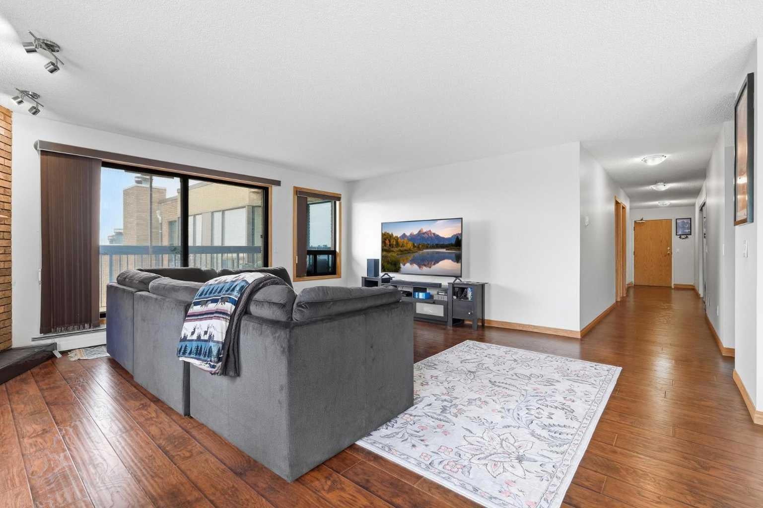 320 Meredith Road NE 805