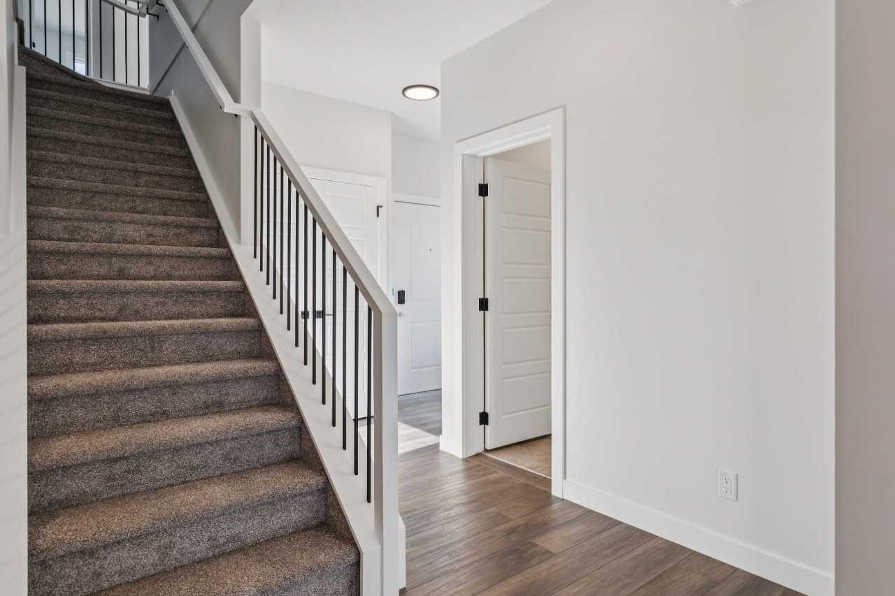 215 Sora Terrace SE
