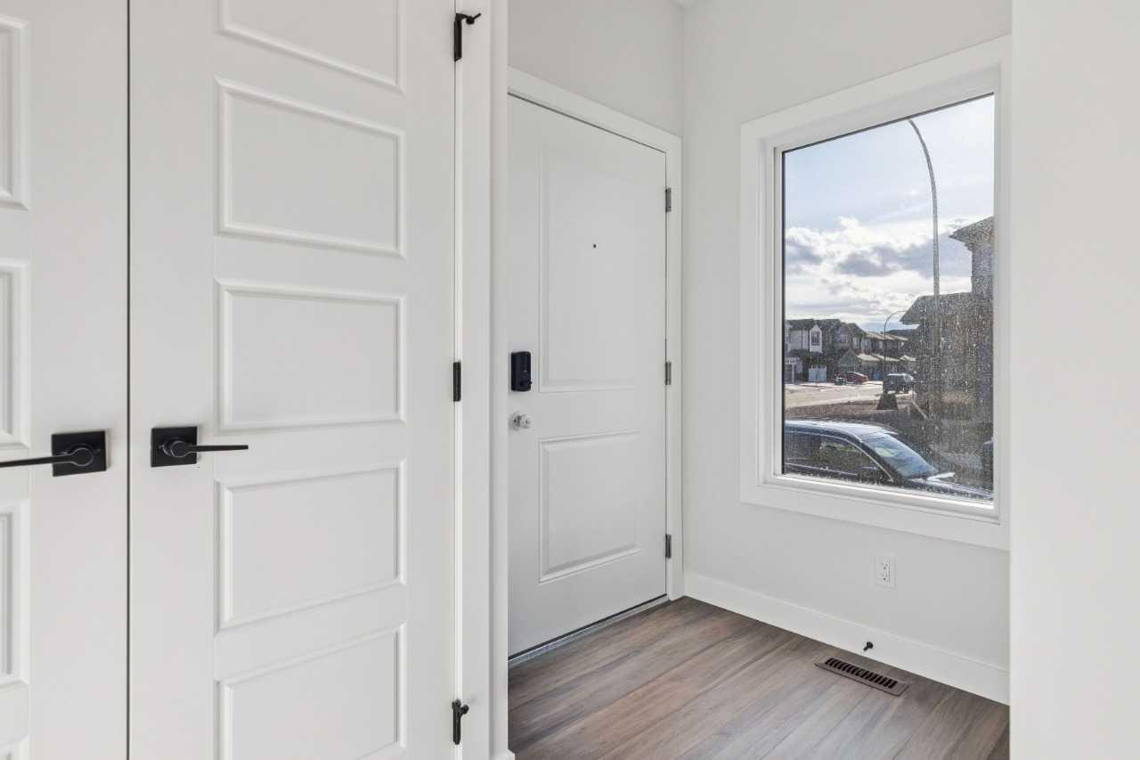 215 Sora Terrace SE