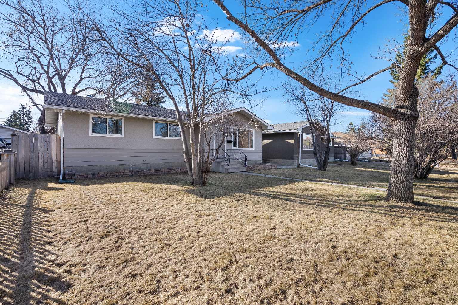 1934 Cottonwood Crescent SE