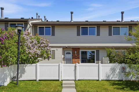 Photo of 740 Bracewood Drive SW #35, Calgary, AB T2W 3N3 (MLS # A2318616)