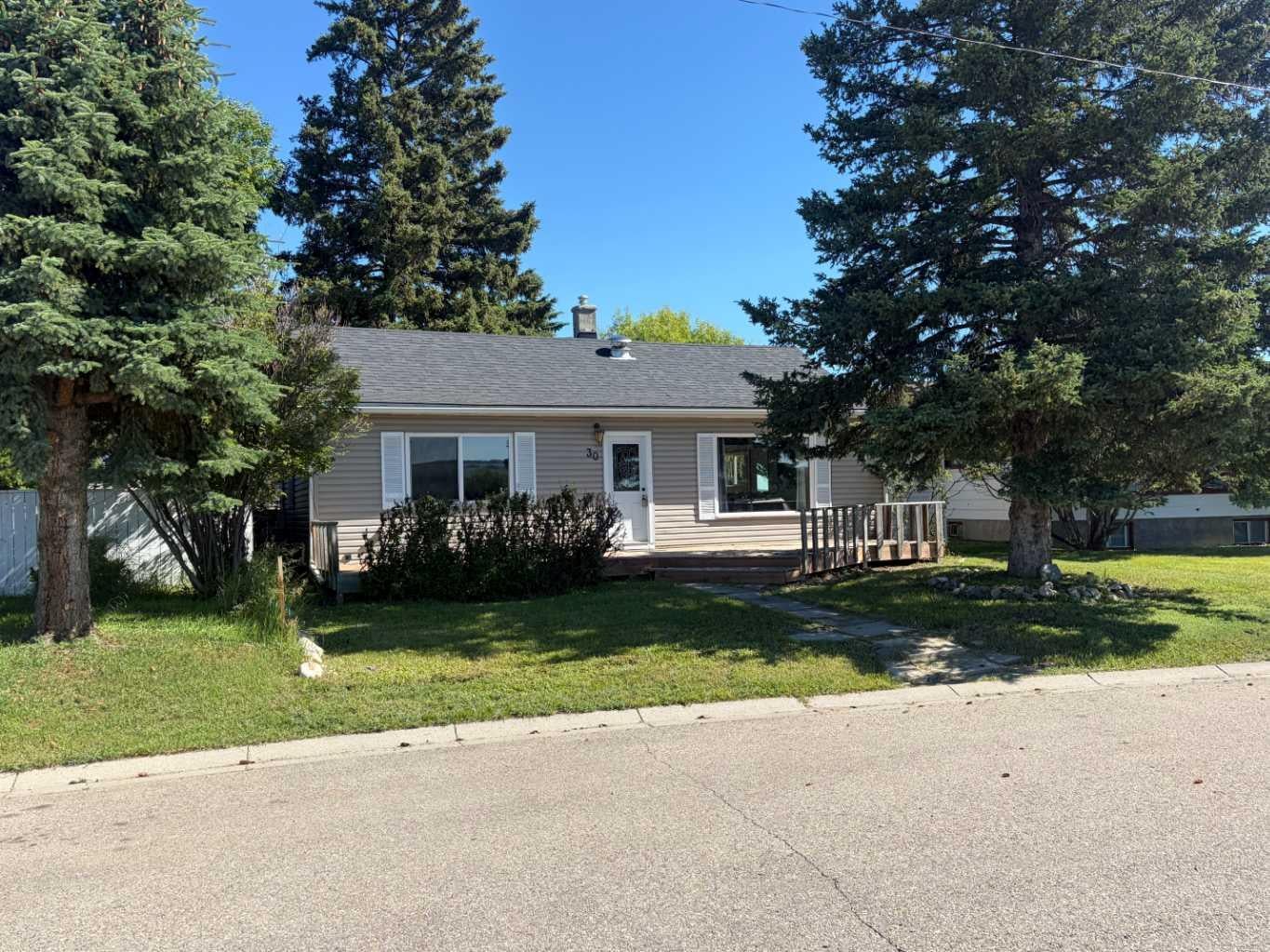 30 Crescent Road E