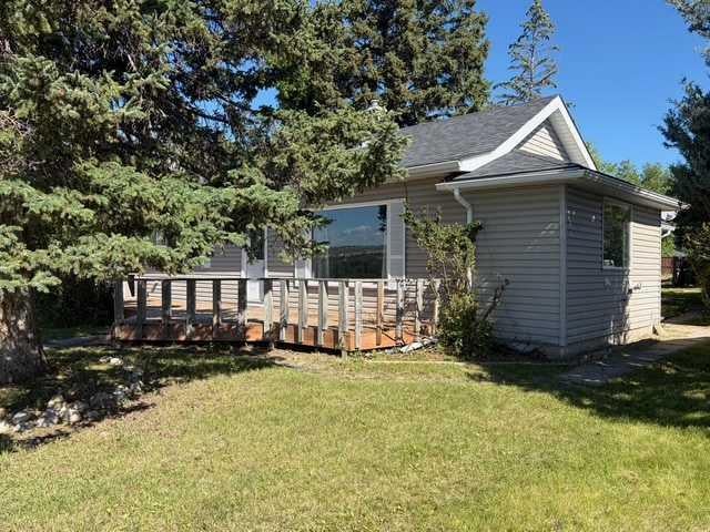 30 Crescent Road E