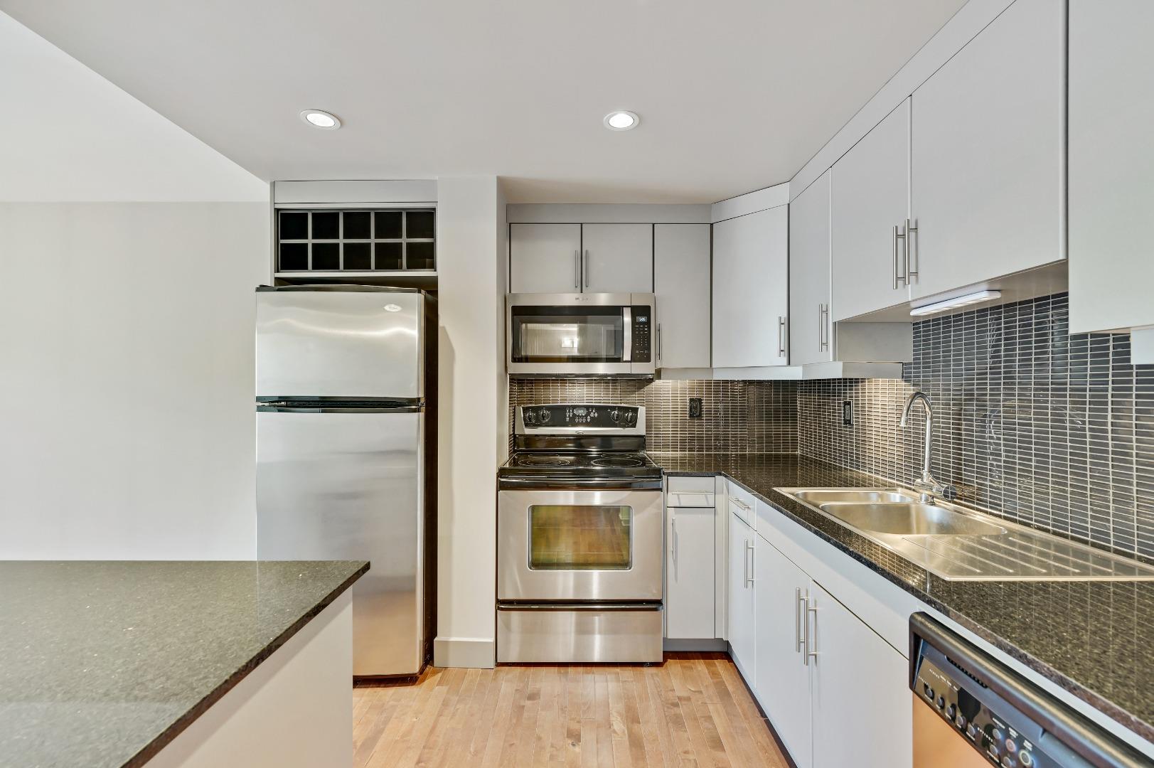 410 1 Avenue NE 405