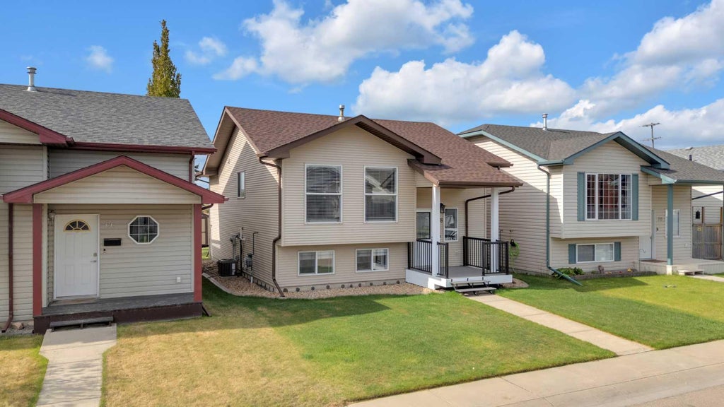 Photo of 68 Ireland Crescent, Red Deer, AB T4R 3K8 (MLS # A2314594)