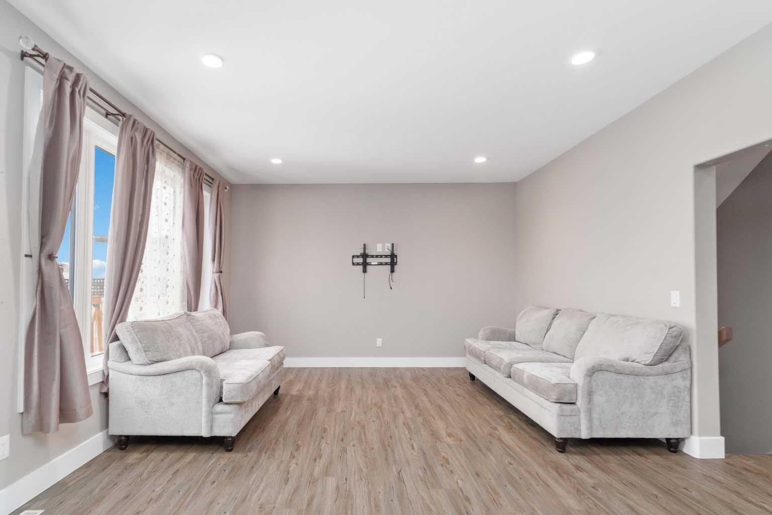 220 Beaverlodge Close