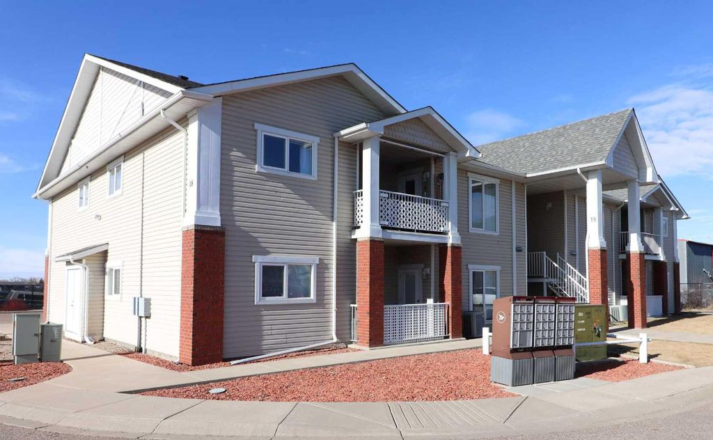 Photo of 18 Broadway Court NW #5, Redcliff, AB T0J 2P2 (MLS # A2286855)