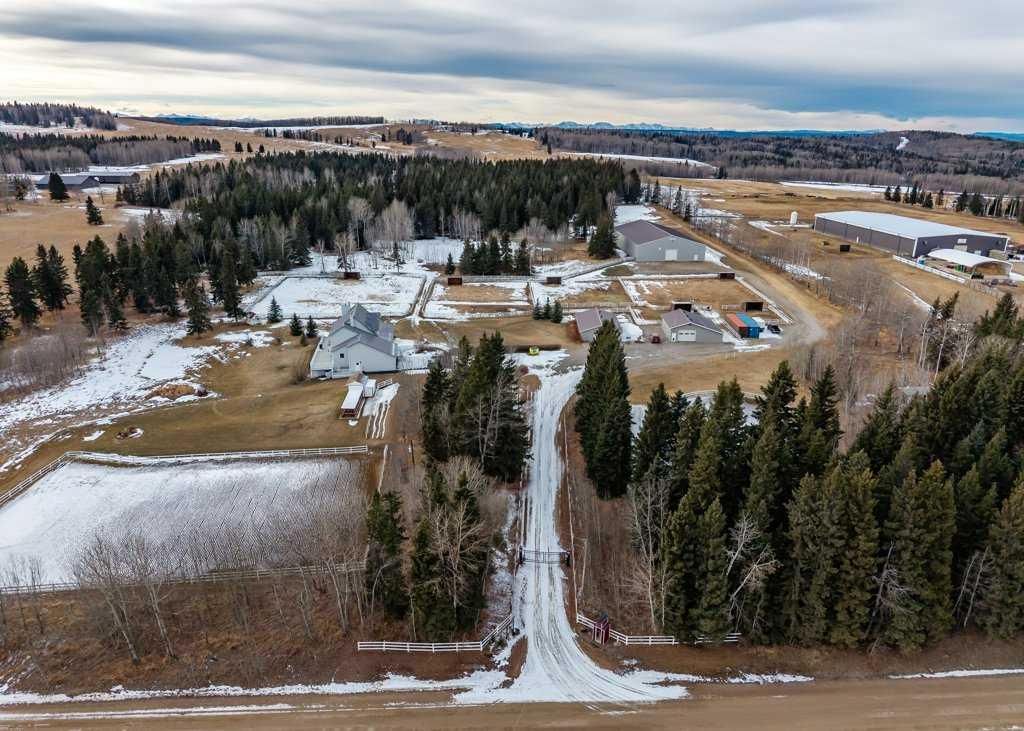 Photo of 31536 Range Road 61, Rural Mountain View County, AB T0M 1X0 (MLS # A2286933)