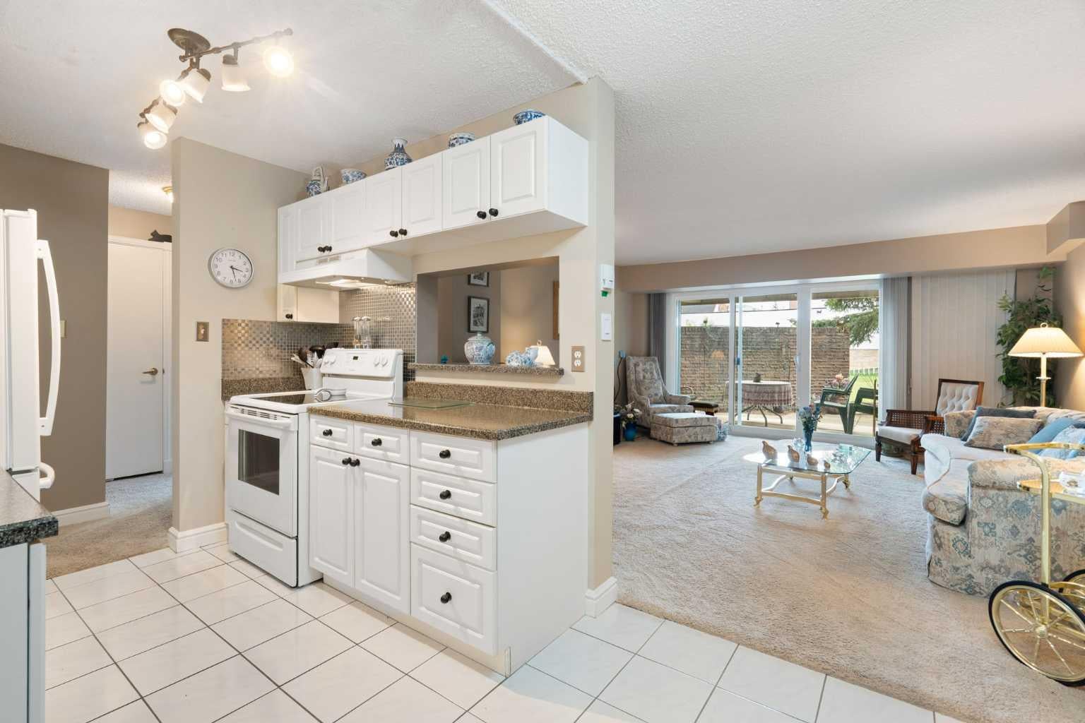 202 Braeglen Close SW 2107