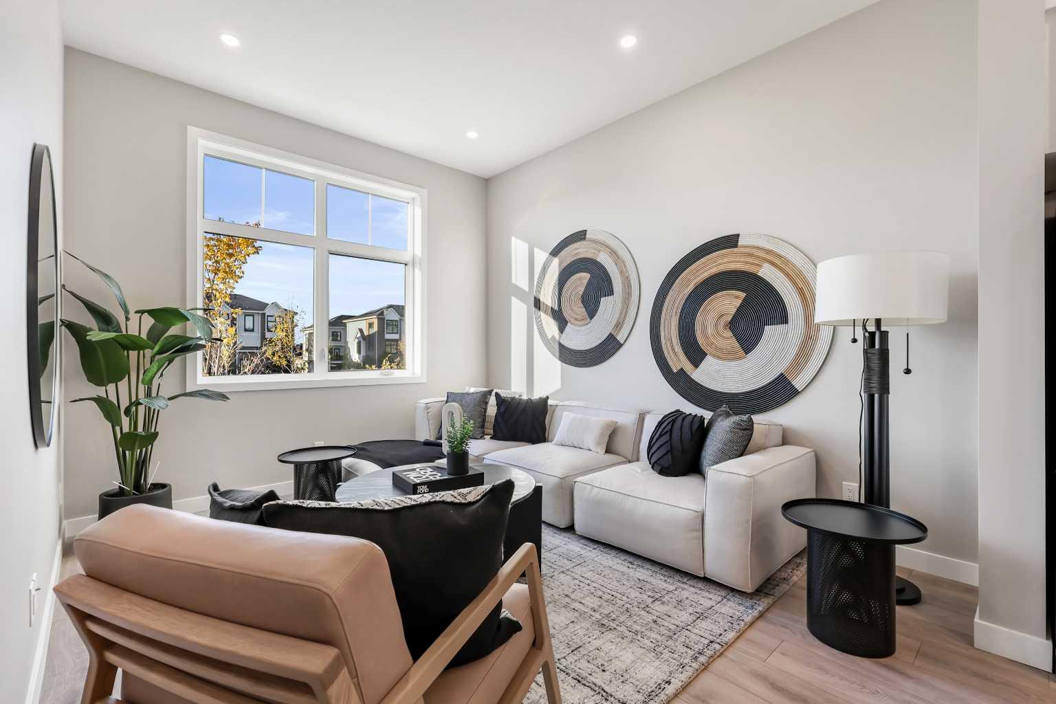 185 Mahogany Gardens SE 402