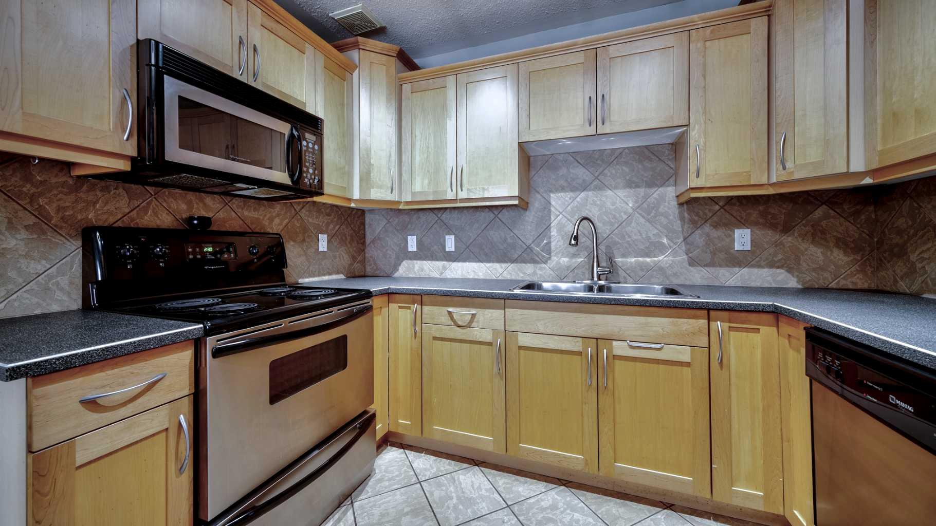 1813 25 Avenue SW 22