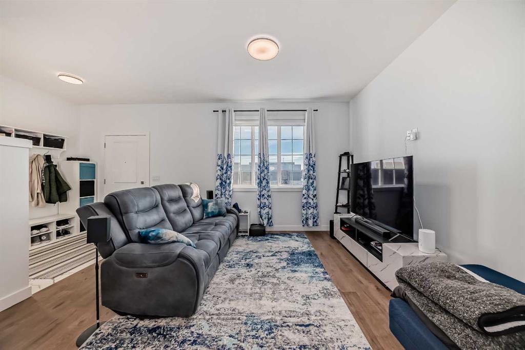 144 Merganser Drive W