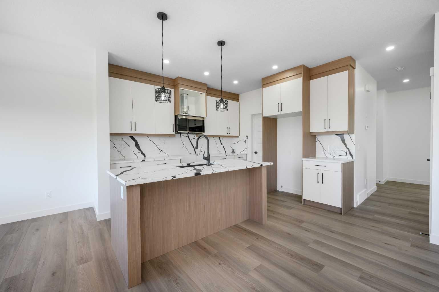182 Lakewood Crescent