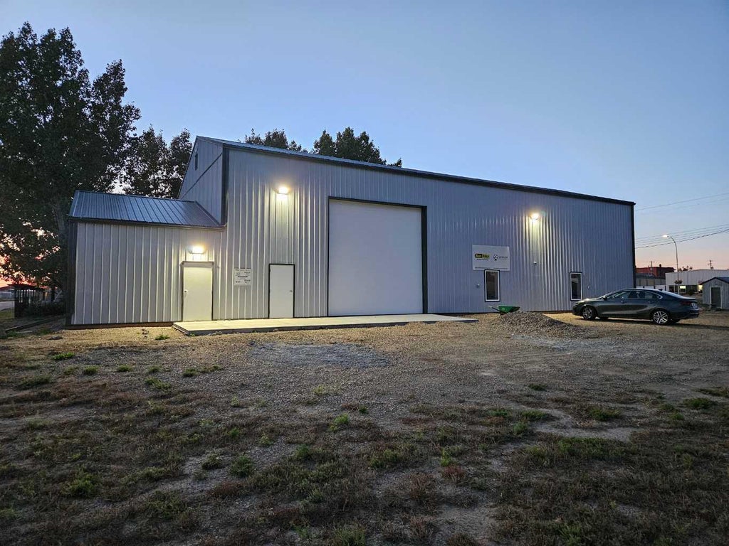 Photo of 438 1 Avenue, Bassano, AB T0J 0B0 (MLS # A2328434)