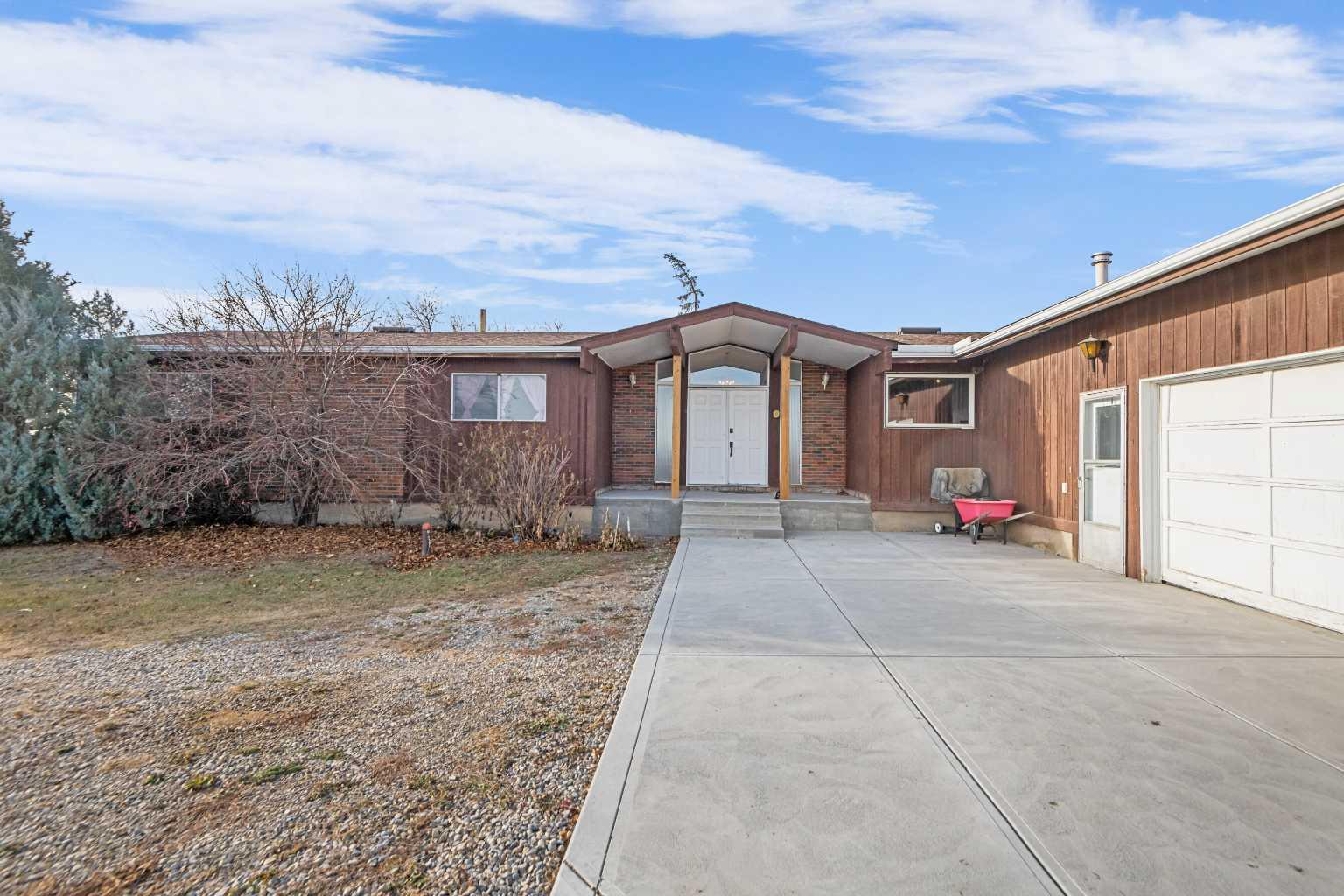 271194 Township Road 252