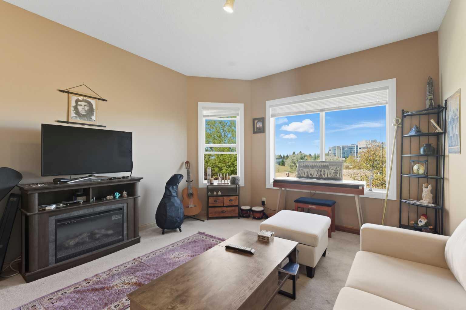 1920 14 Avenue NE 221